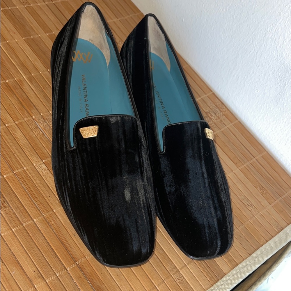 Rangoni Women's Black Velvet Moccasins